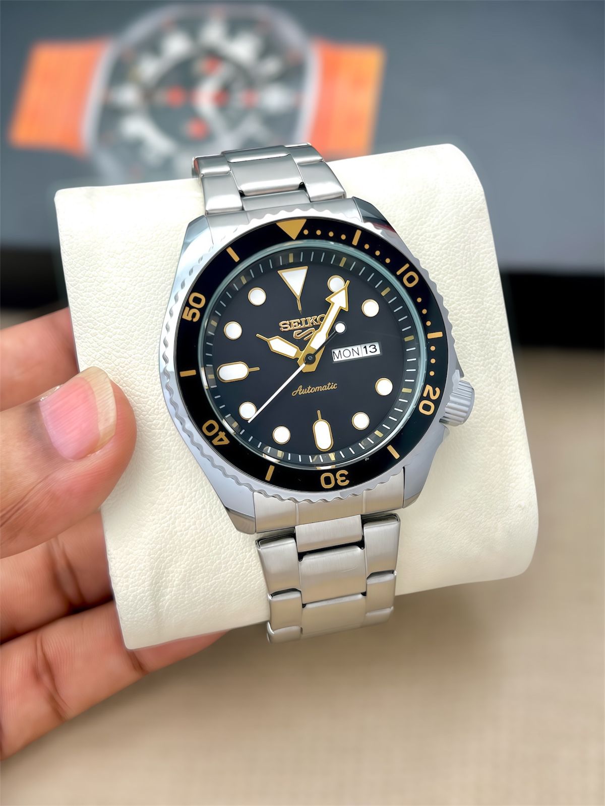 SEIKO- Men’s premium watch