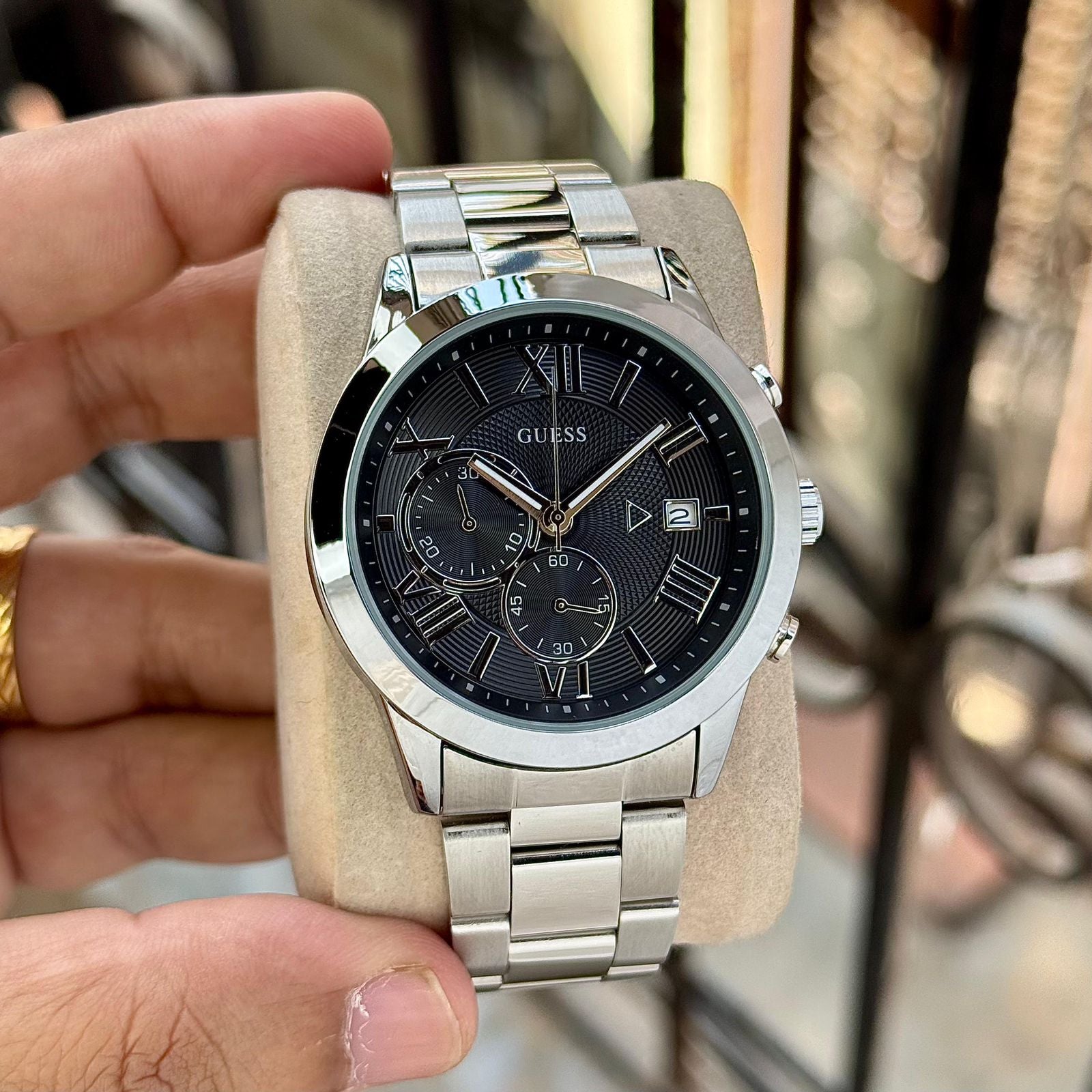 GUESS GUNMETAL CHRONOGRAPH – BOLD URBAN STATEMENT