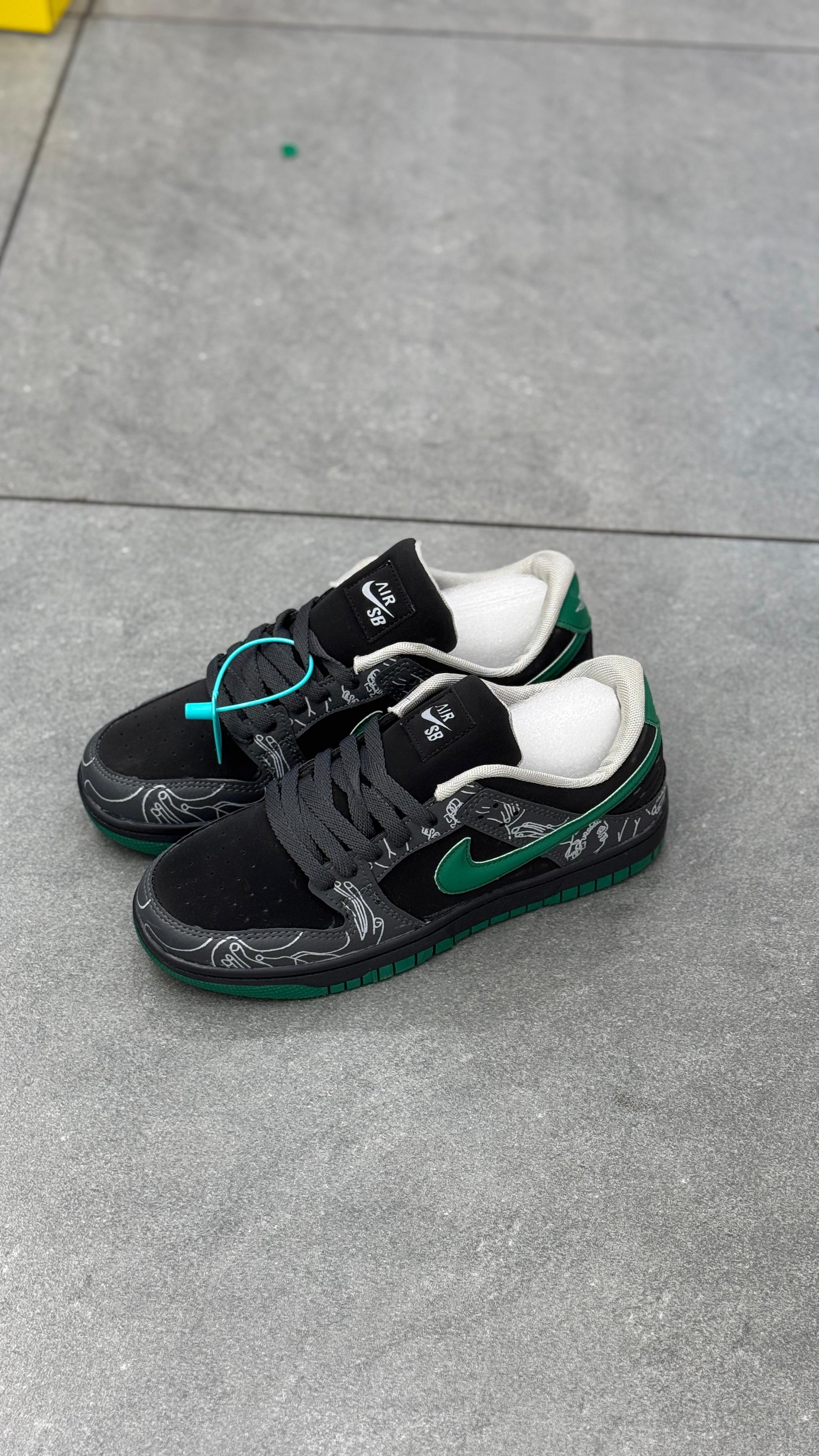 Nike Air SB Low – Black &amp; Green Edition