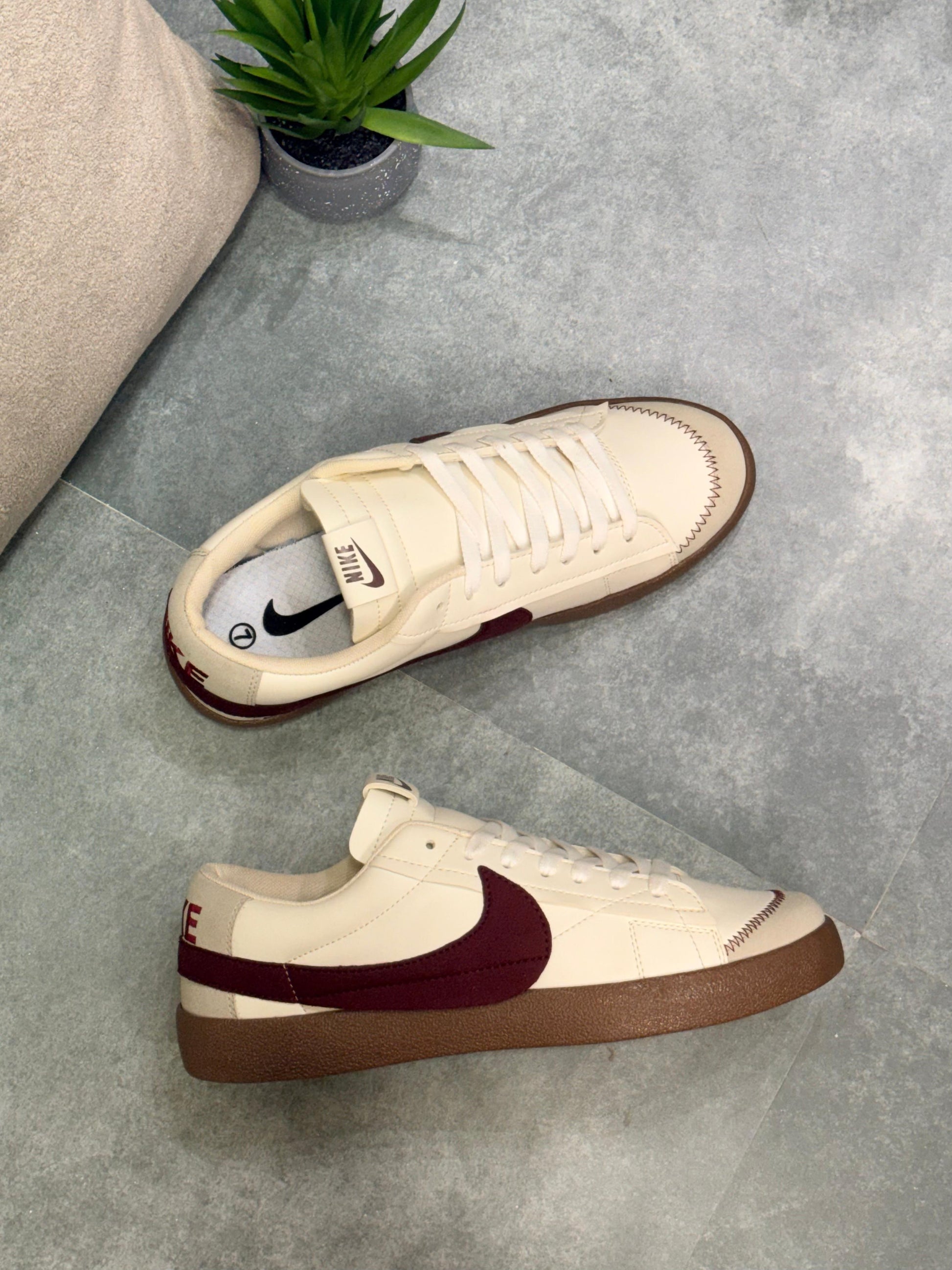 NIKE BLAZER Shoes