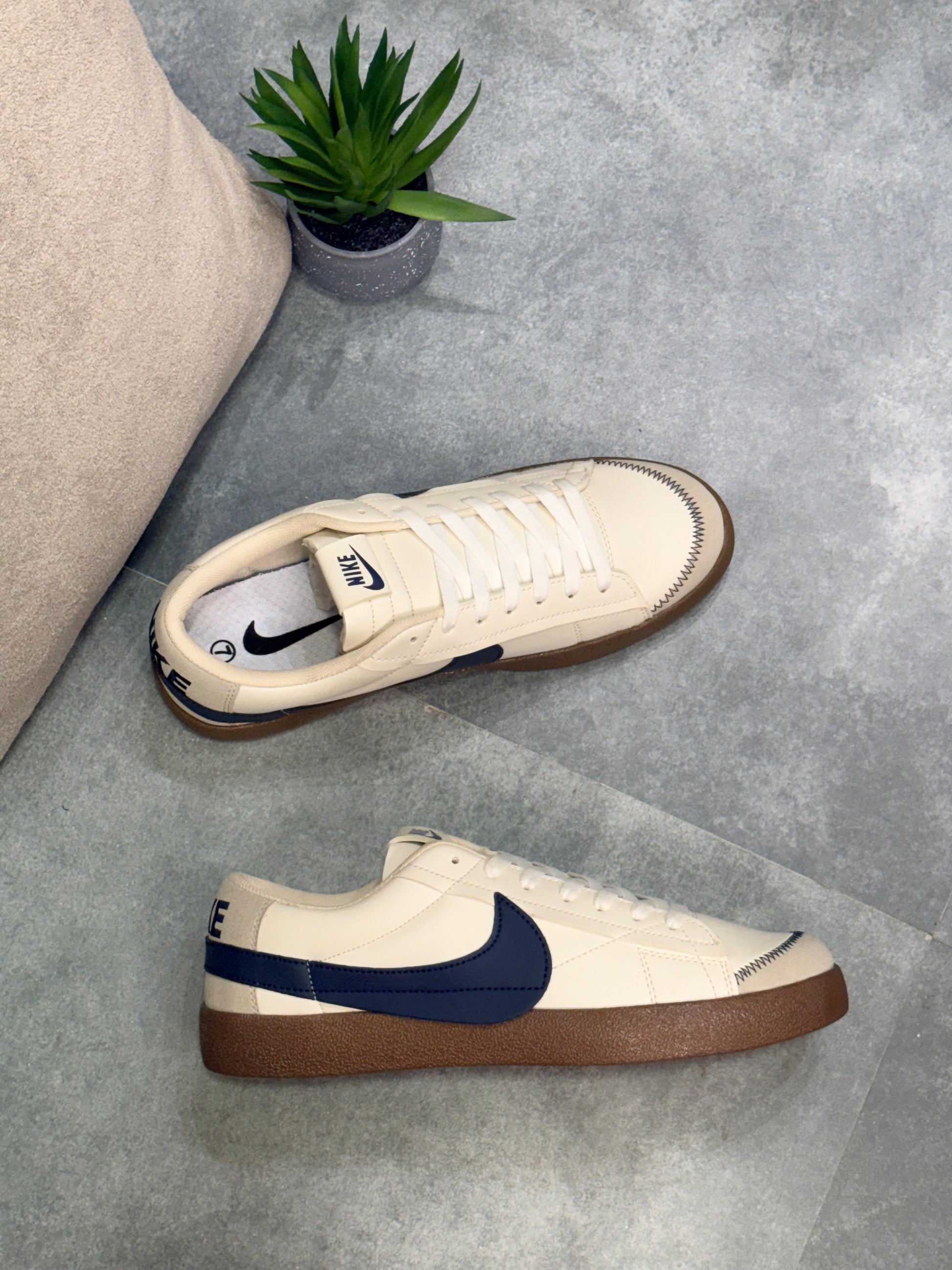NIKE BLAZER Shoes