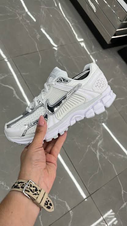 Nike Zoom Vomero 5 "Chrome Toe" – White / Metallic Silver